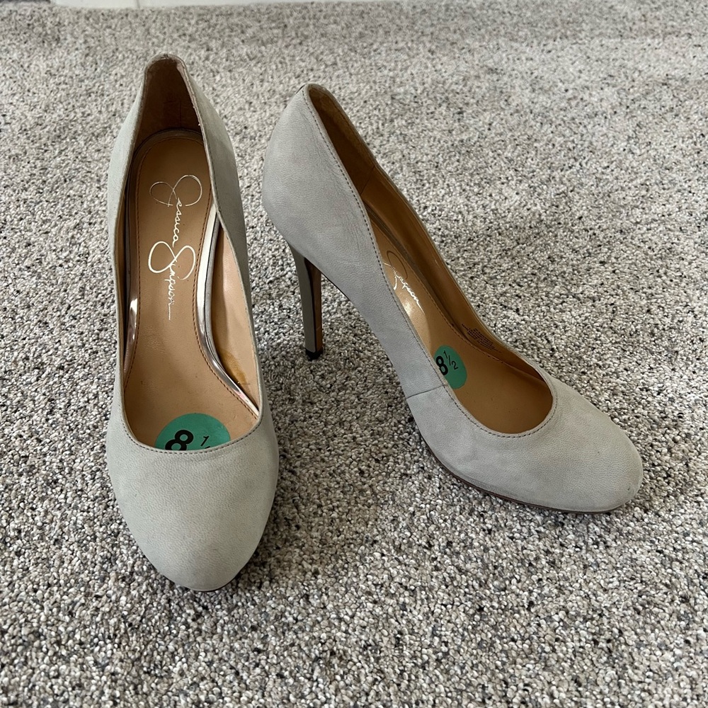 Jessica Simpson Light Gray Leather Stiletto Pumps
